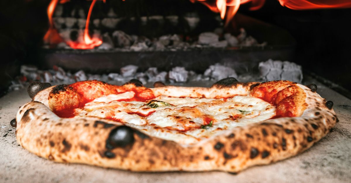Nápolyi pizza sütés 